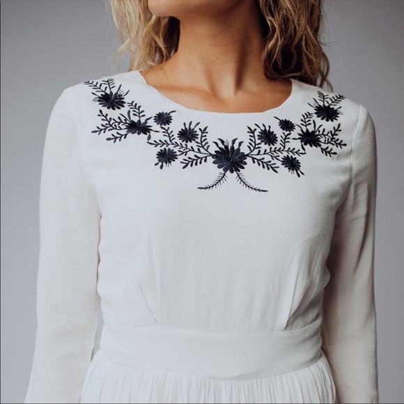 Mod Ref midi dress white embroidered - Picture 3 of 4